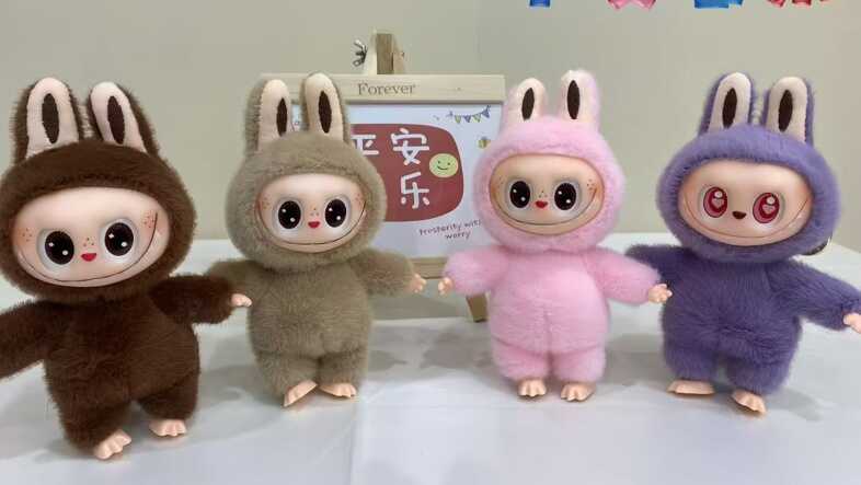 М`яка іграшка-брелок M 19735 (360) ЦІНА ЗА 1 ШТУКУ, висота героя 19 см, карабін, стопи та долоні обертаються на 360°, ВИДАЄТЬСЯ ТІЛЬКИ МІКС ВИДІВ